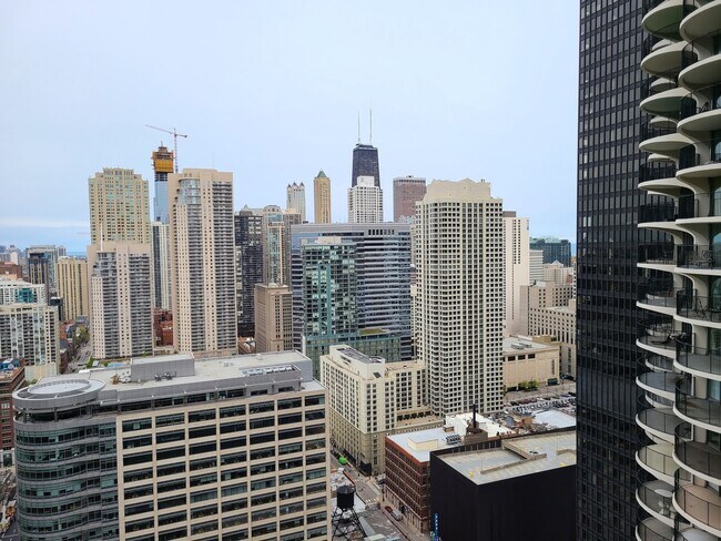 Building Photo - 300 N State St