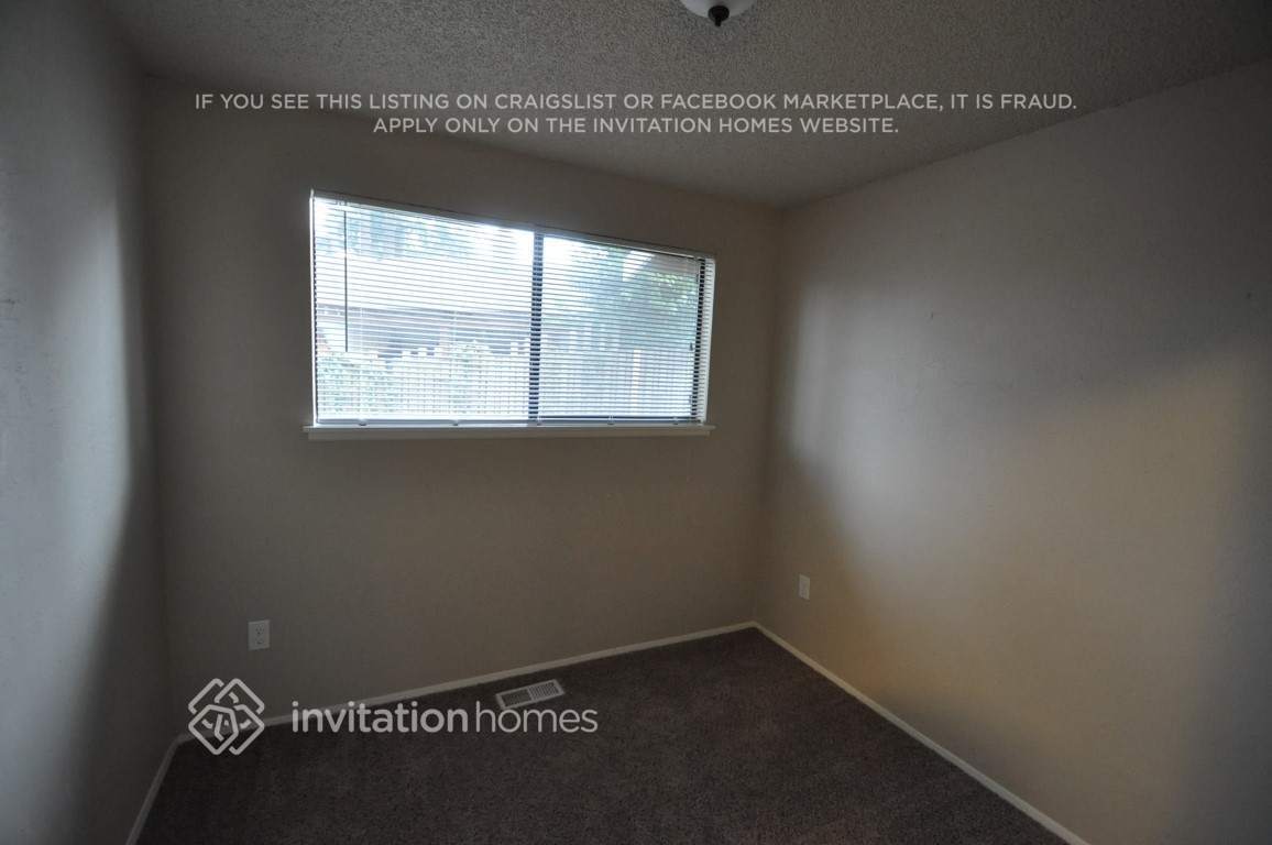Building Photo - 14719 104th Ave E