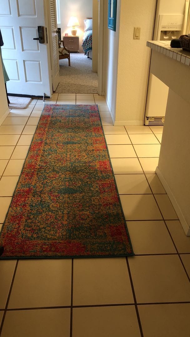 Building Photo - Spacious Furnished Grand Champions End Unit Available