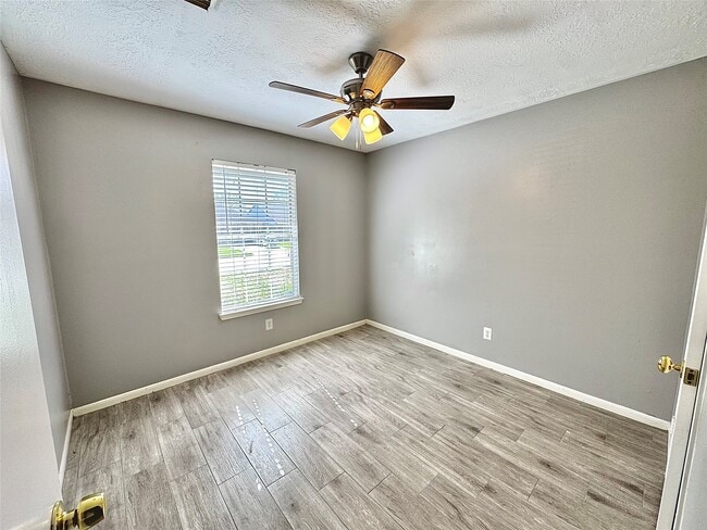 Building Photo - 15807 Pilgrim Hall Dr