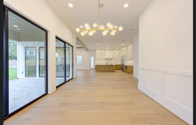 Building Photo - 3909 Ella Blvd