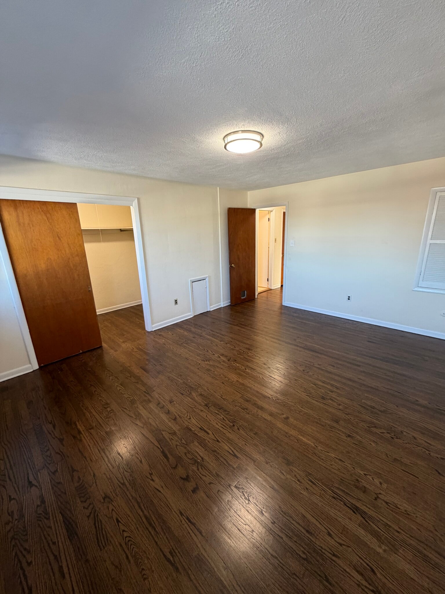 Building Photo - 16 Cherry St