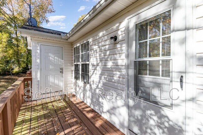 Building Photo - 1519 Elmwood Ave