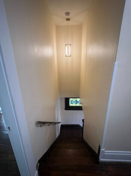 Building Photo - 2121 Burnet Ave