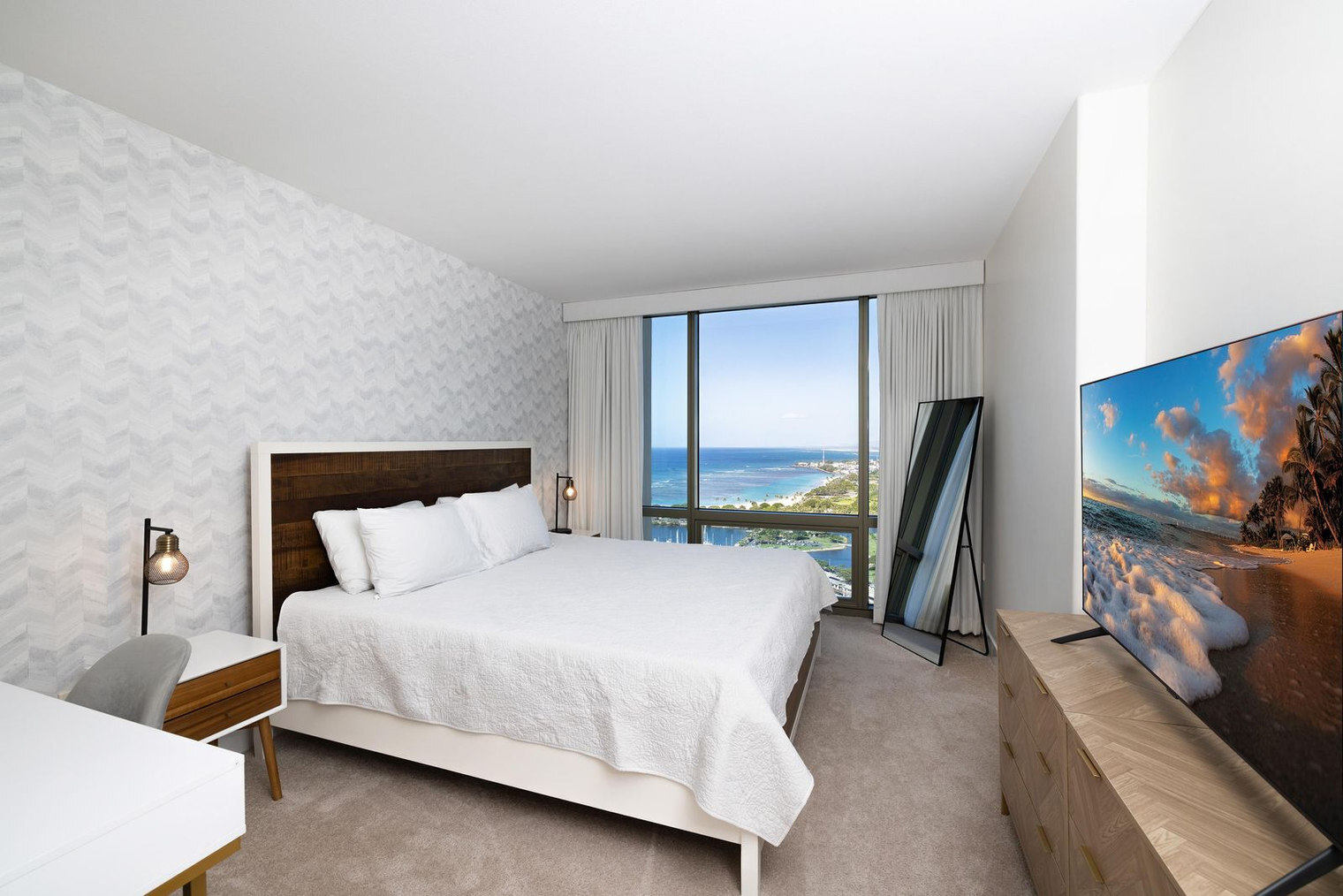 Building Photo - 1551 Ala Wai Blvd