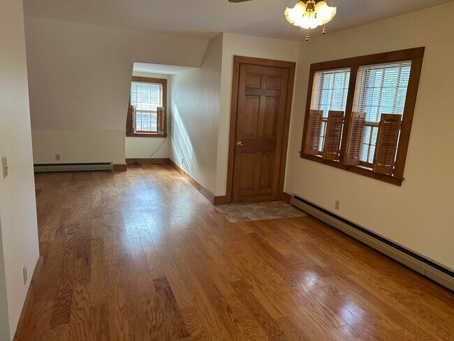 Building Photo - 108 S Bennington Rd