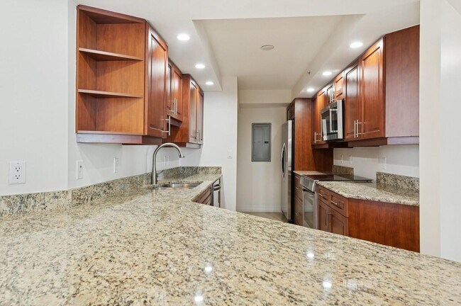 Building Photo - 3000 N Ocean Dr