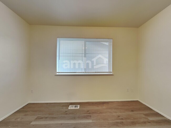 Building Photo - 18631 29th Ave E