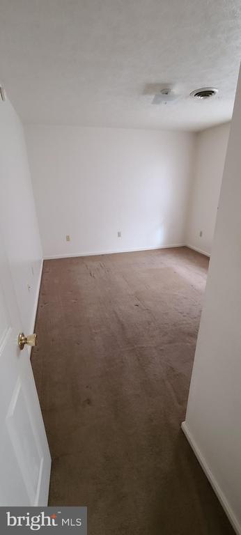 Building Photo - 319 Pendleton Dr