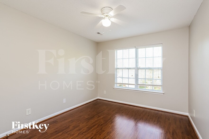 Building Photo - 1115 Fieldstone Dr