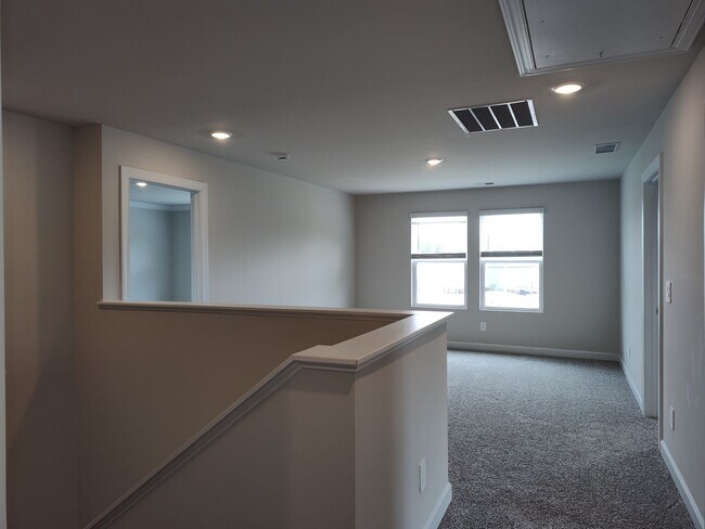 Building Photo - 5 BD/3.5 BA House in Shepherds Landing!