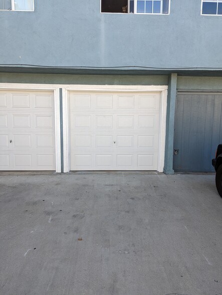 Building Photo - 2860 La Salle Ave