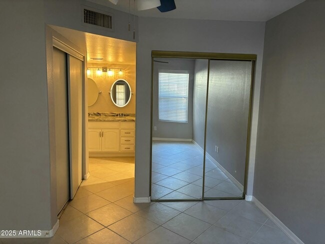 Building Photo - 1333 E Morten Ave