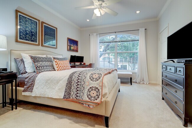 Building Photo - 2111 Welch St