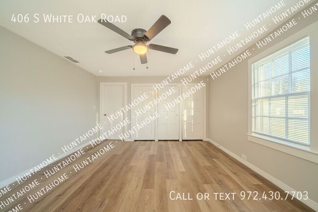 Building Photo - 406 S White Oak Rd