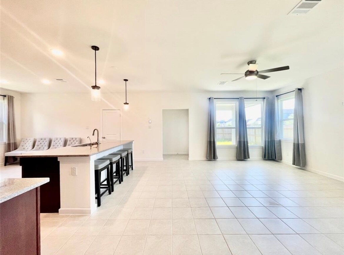 Building Photo - 7802 Winter Hawk Cir
