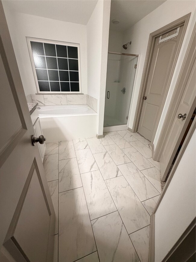 Building Photo - 204 Shoreview Dr