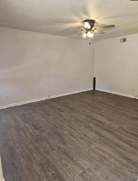 Living area - 320 Cambout St