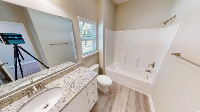 Building Photo - 84 Racquet Club Dr