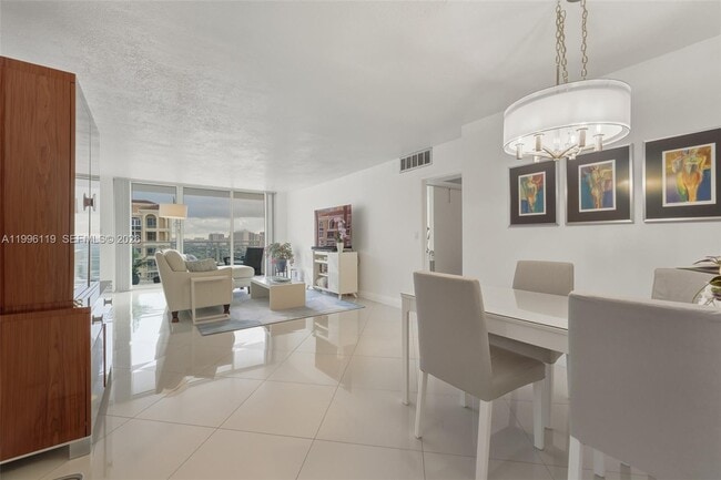 Building Photo - 2030 S Ocean Dr