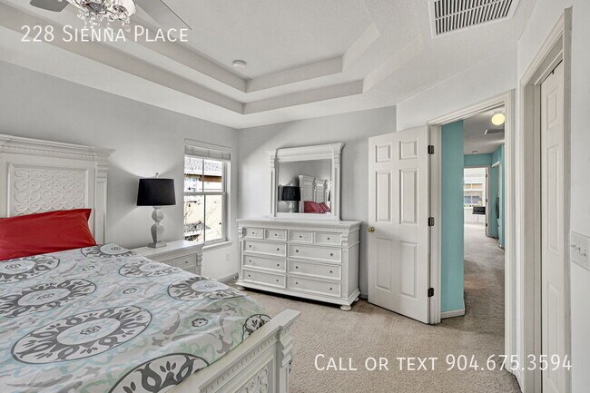 Building Photo - 228 Sienna Pl