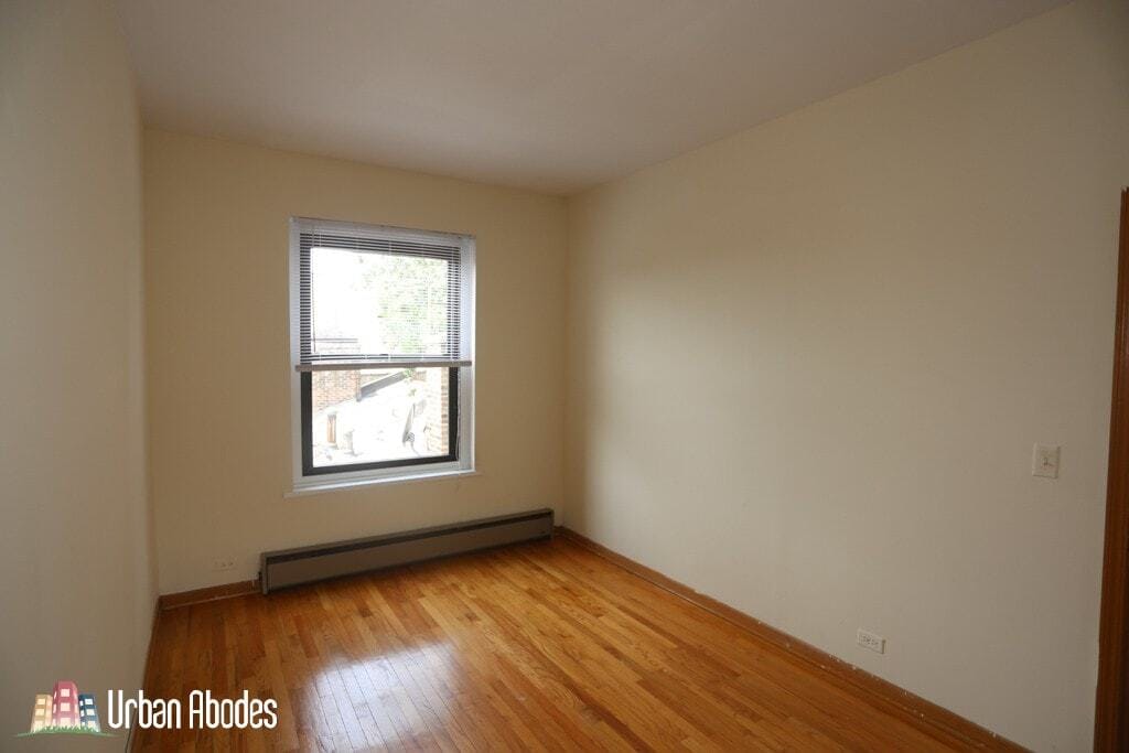 Building Photo - 633 W Barry