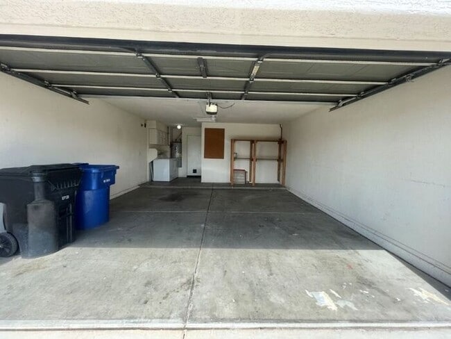 Building Photo - 15752 W Lundberg St