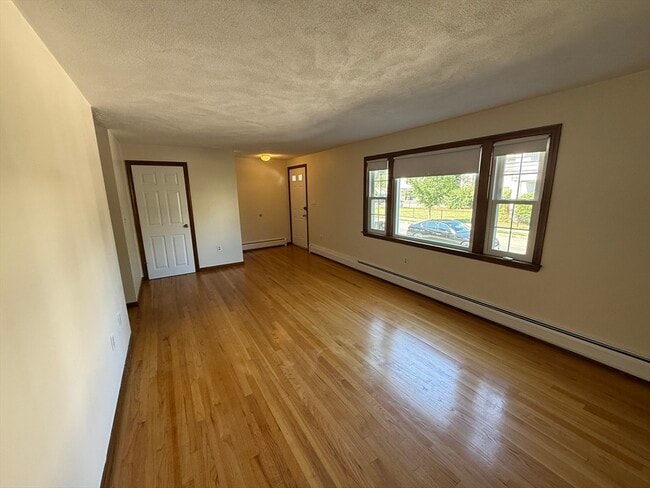 Building Photo - 30 Woodleigh Rd