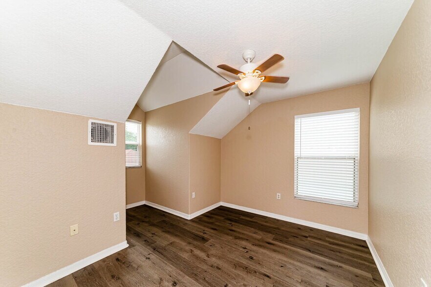 Building Photo - 3512 Chinaberry Ln
