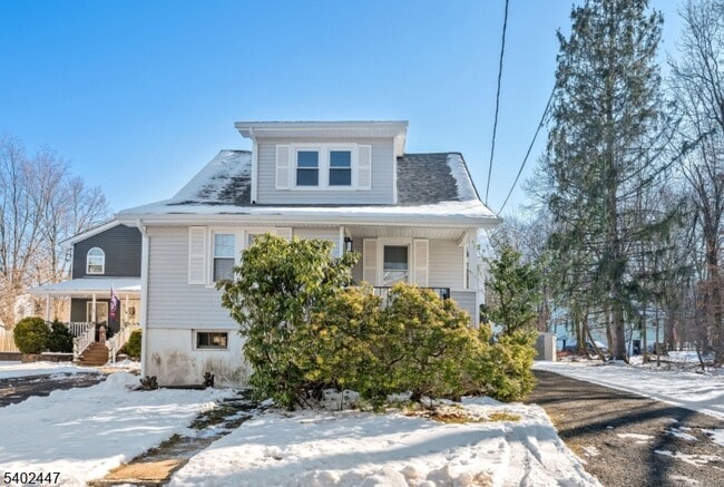 Building Photo - 69 Weaver St