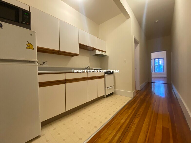 Primary Photo - 1382A Beacon St