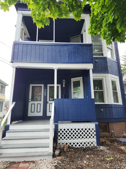 Building Photo - 754 3rd Ave