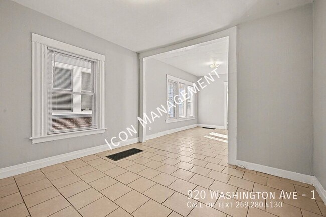 Building Photo - 920 Washington Ave