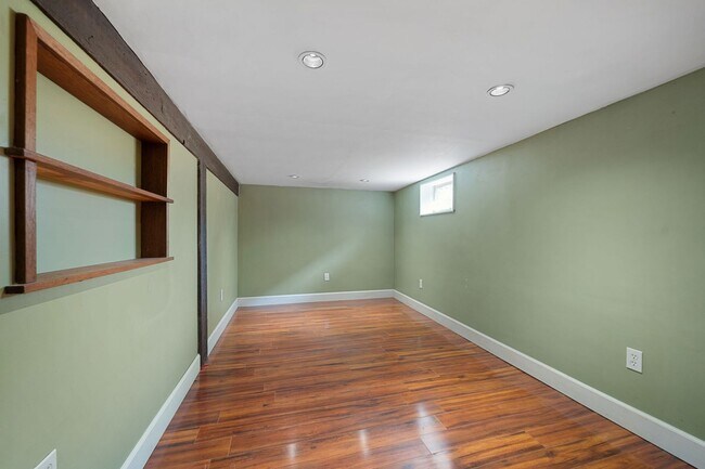 Building Photo - 1241 NE 74th Ave