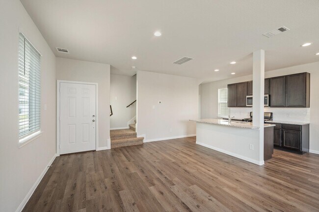 Building Photo - 3915 Deledda Dr