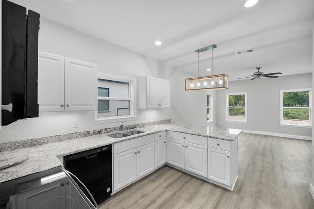 Building Photo - 407 Dallas St