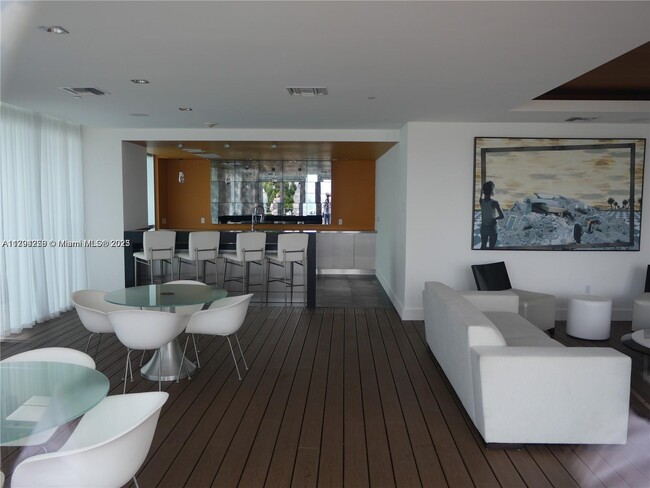 Building Photo - 500 Brickell Ave
