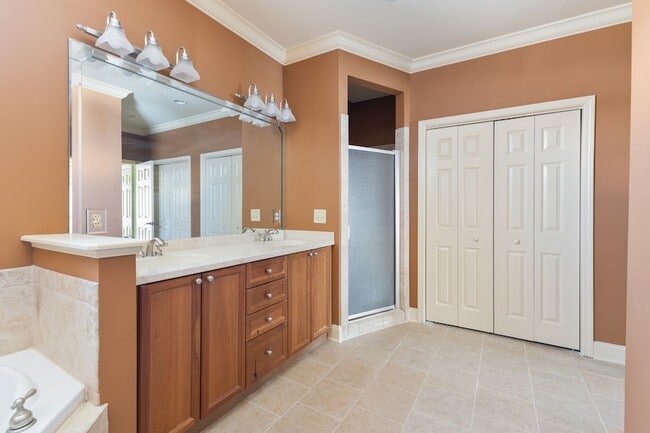 Building Photo - 4316 Summercrest Blvd