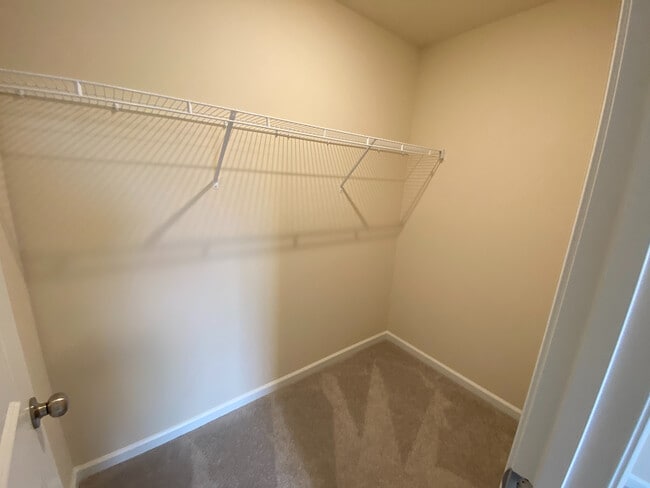 Building Photo - Room in House on Sugarplum Road
