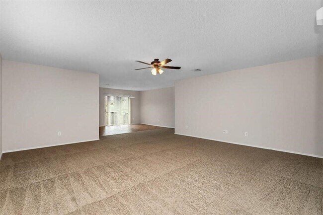 Building Photo - 2152 Laughlin Rd