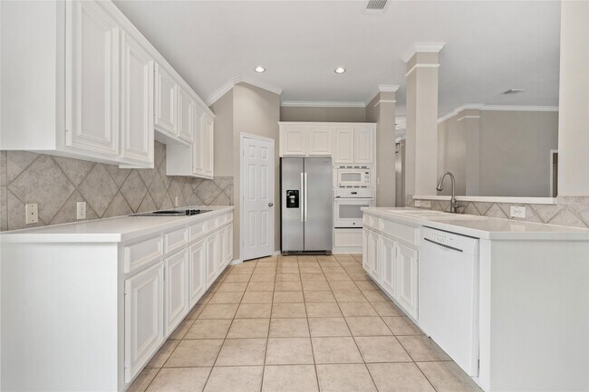 Building Photo - 8415 Trophy Pl Dr