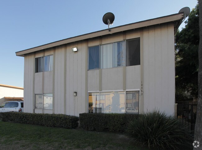 Building Photo - 10862, 10781 Palma Vist...