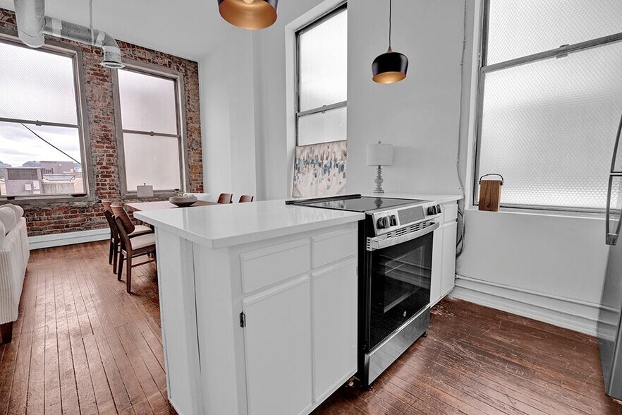 Building Photo - 2119 1st Ave N