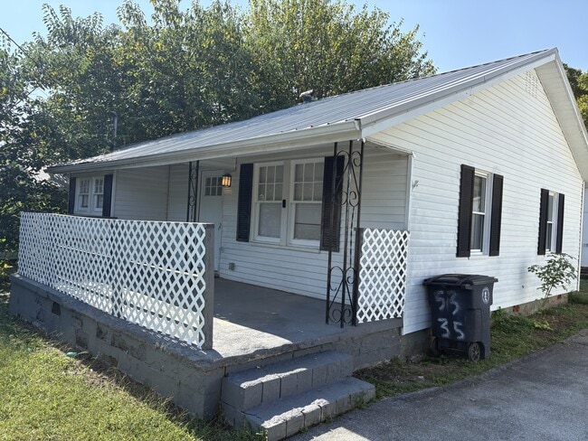 Primary Photo - 5336 Connell St