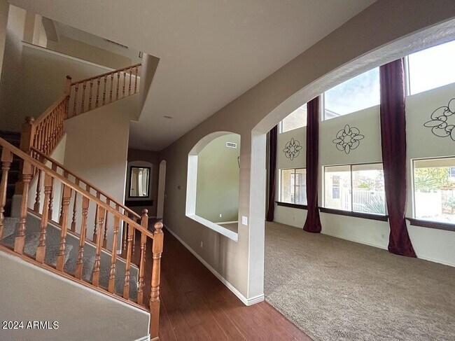 Building Photo - 4940 E Runaway Bay Dr