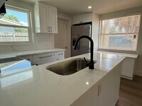 Building Photo - 622 Dogwood Ct