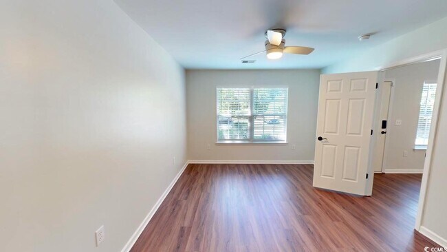 Building Photo - 1000 Pembroke Ct