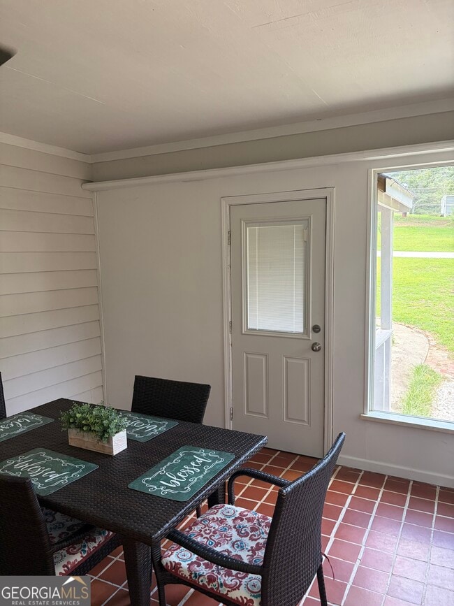 Building Photo - 105 Braemar Dr