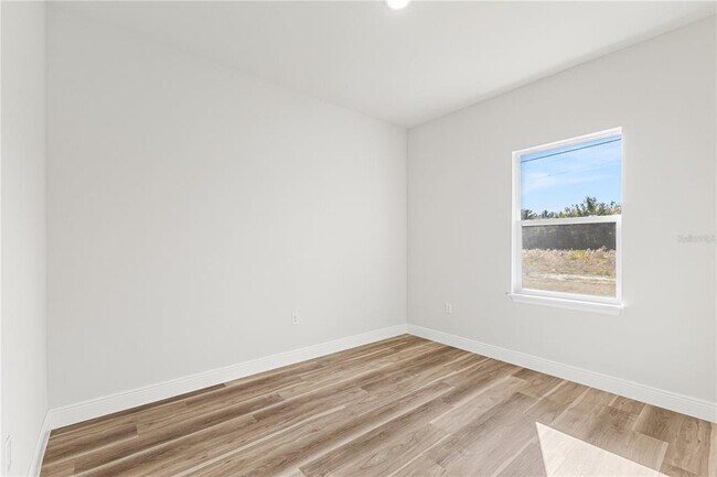 Building Photo - 17739 SW 35th Ave Rd