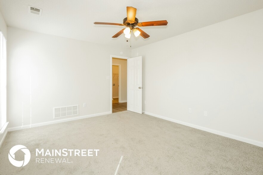 Building Photo - 8254 Manhatten Dr